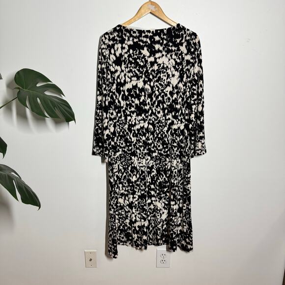 Chico's Travelers Dress Women 2 (12/14) Plus Size Black White Modest Minimal NWT - Picture 2 of 7